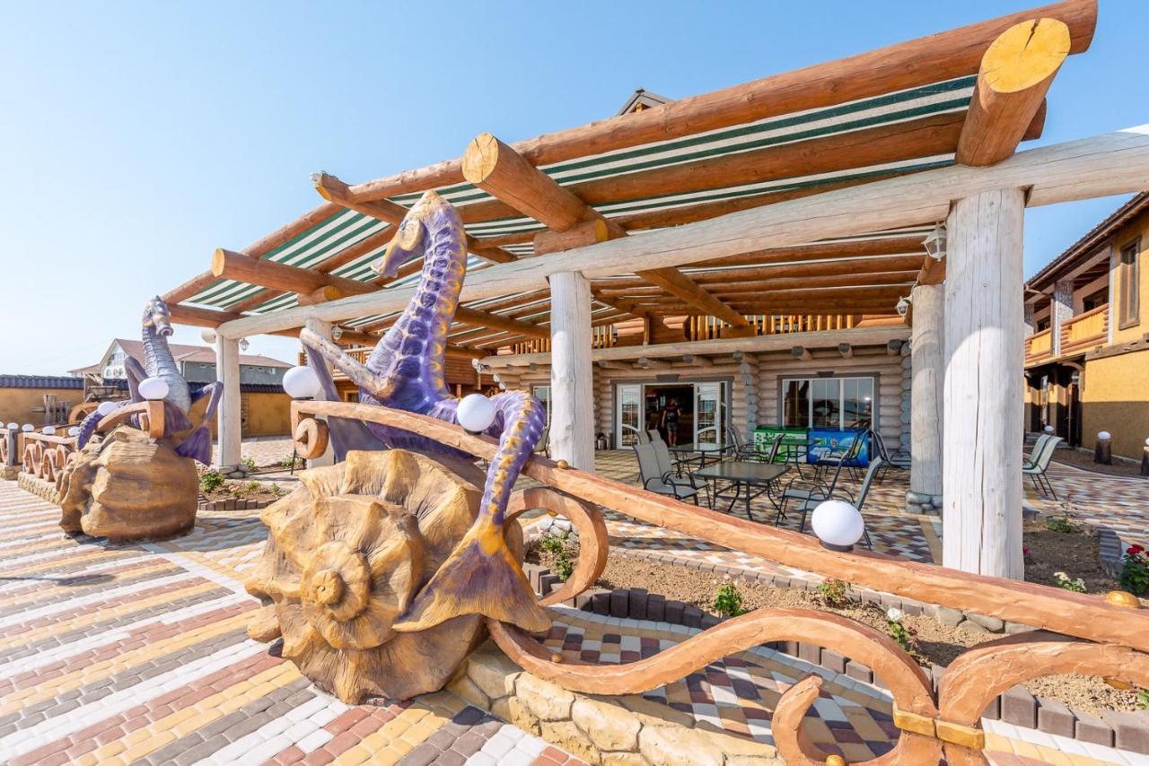 Пегас Hotel Zaliznyy Port Exterior photo
