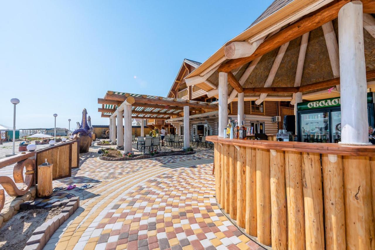 Пегас Hotel Zaliznyy Port Exterior photo