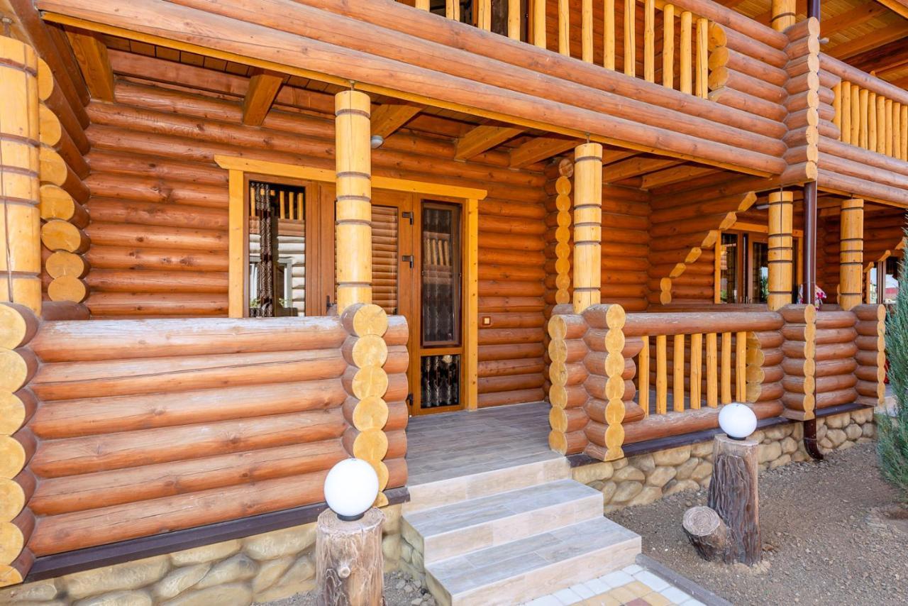 Пегас Hotel Zaliznyy Port Exterior photo