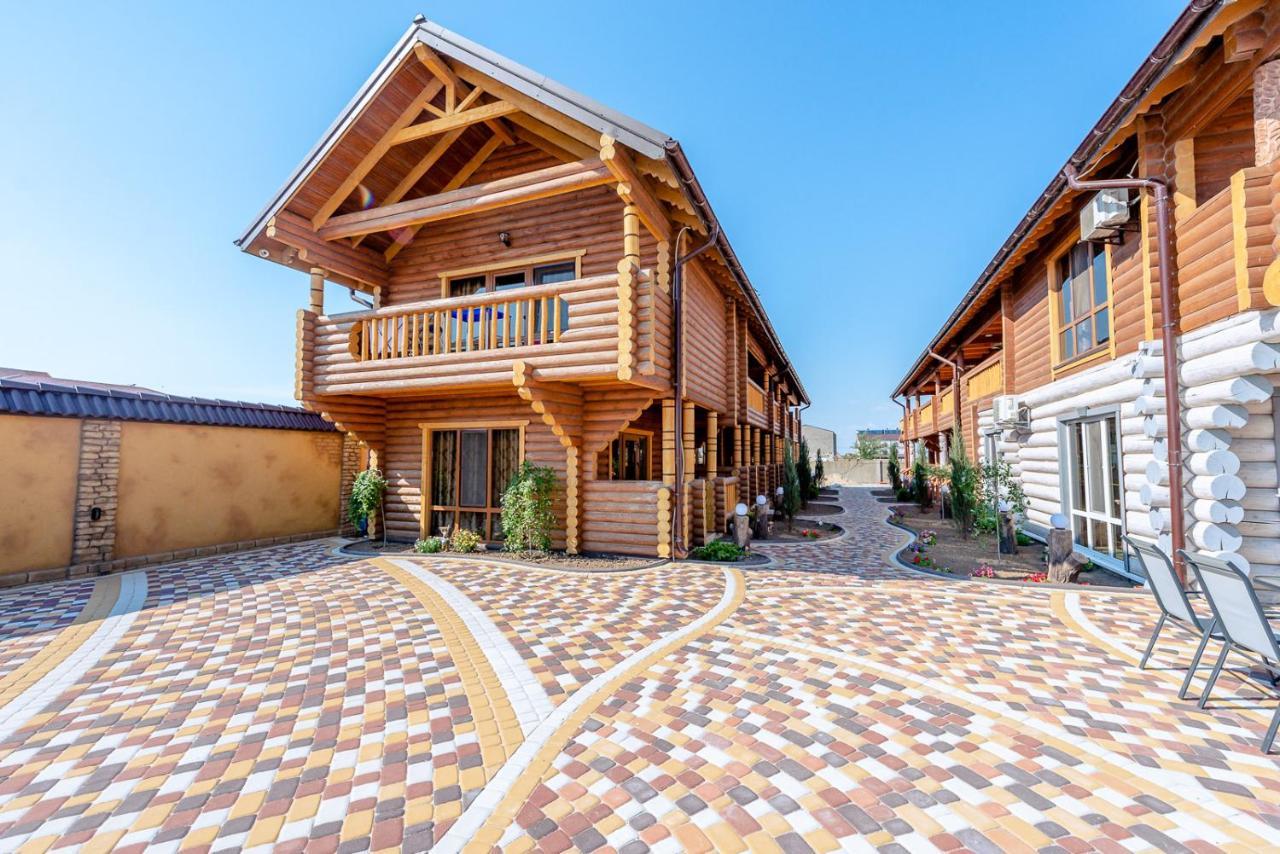 Пегас Hotel Zaliznyy Port Exterior photo