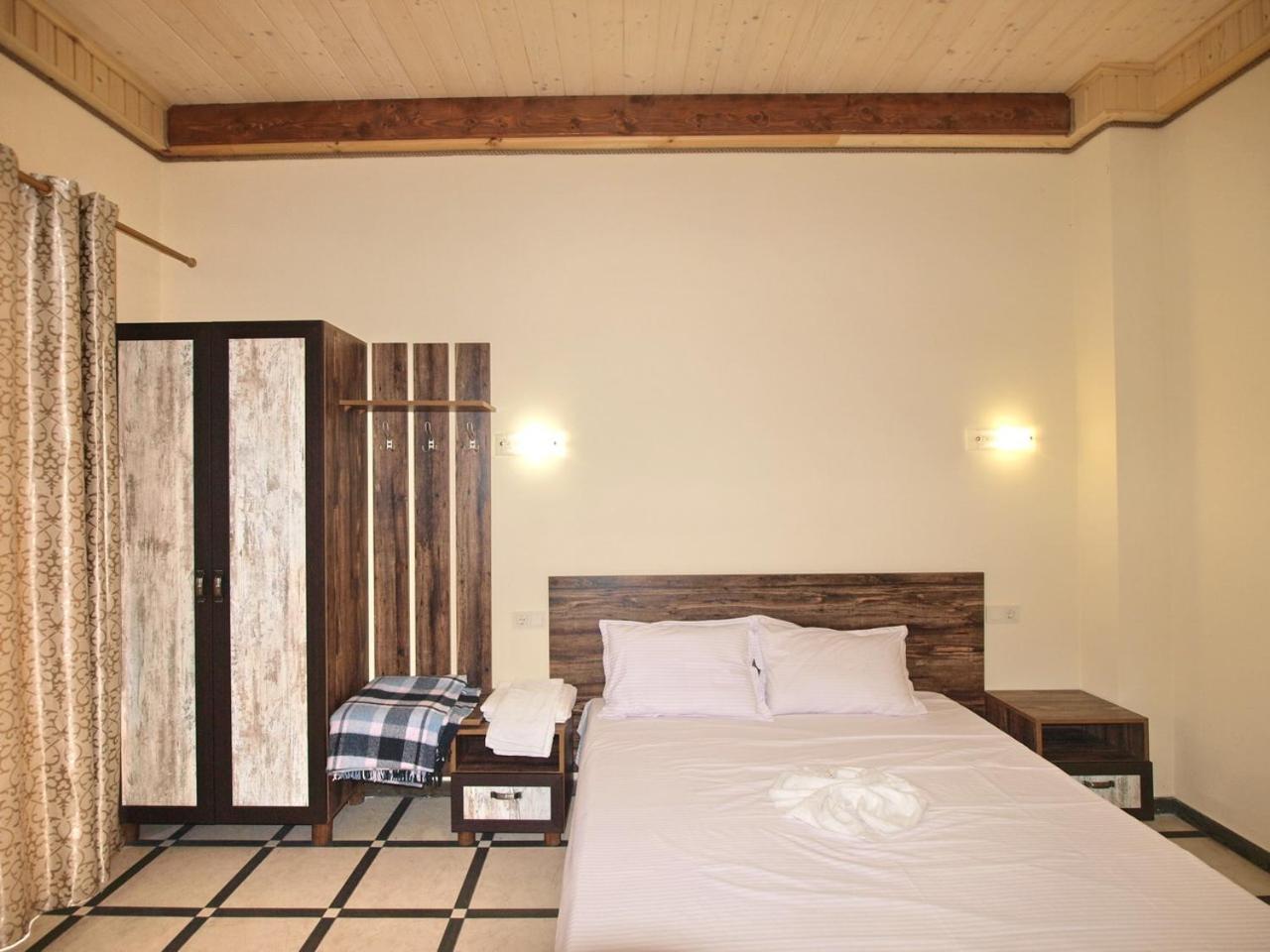 Пегас Hotel Zaliznyy Port Exterior photo